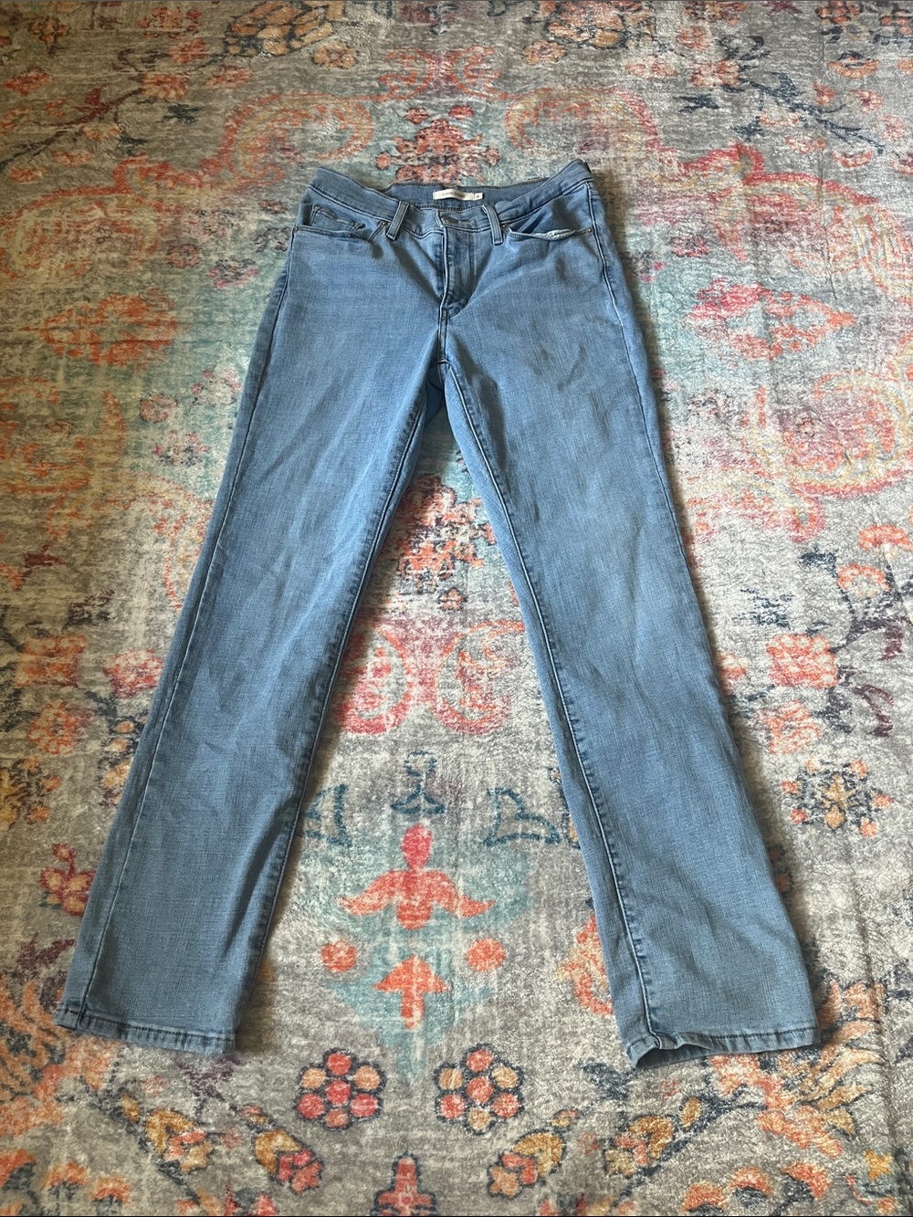 Levi's Women's Straight Leg Jeans in Light Blue Wash